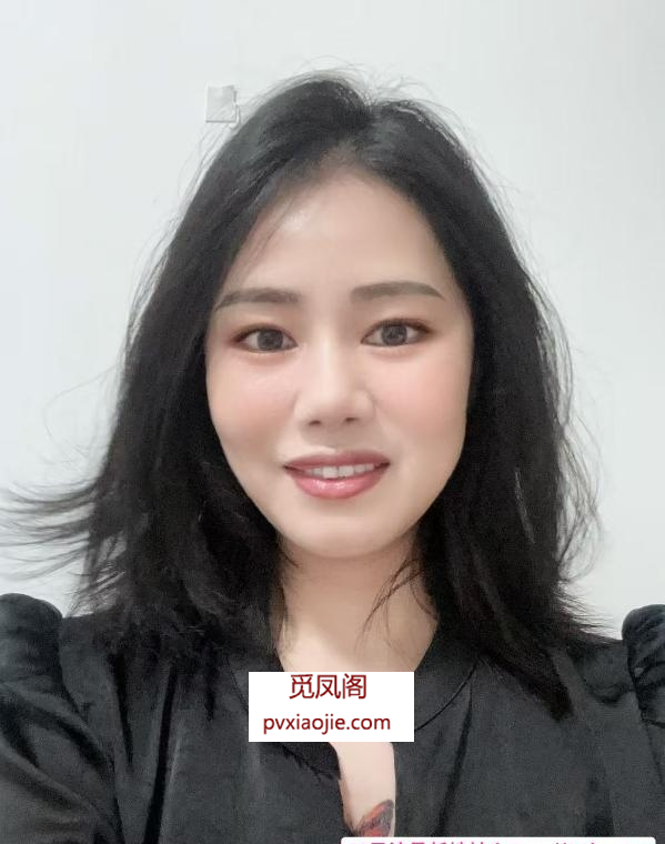 翘臀风骚老师
