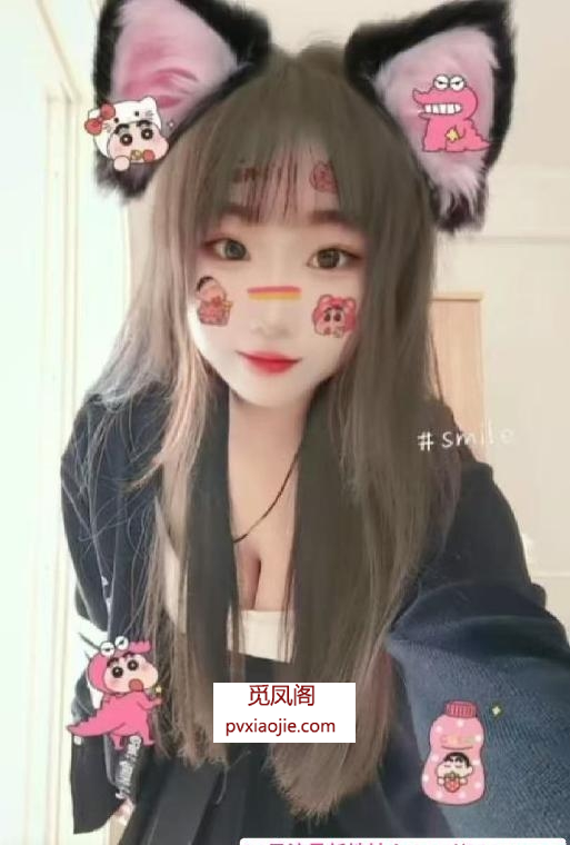大胸萝莉妹