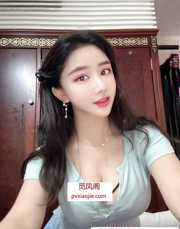 巨乳蜜桃臀瑜伽老师