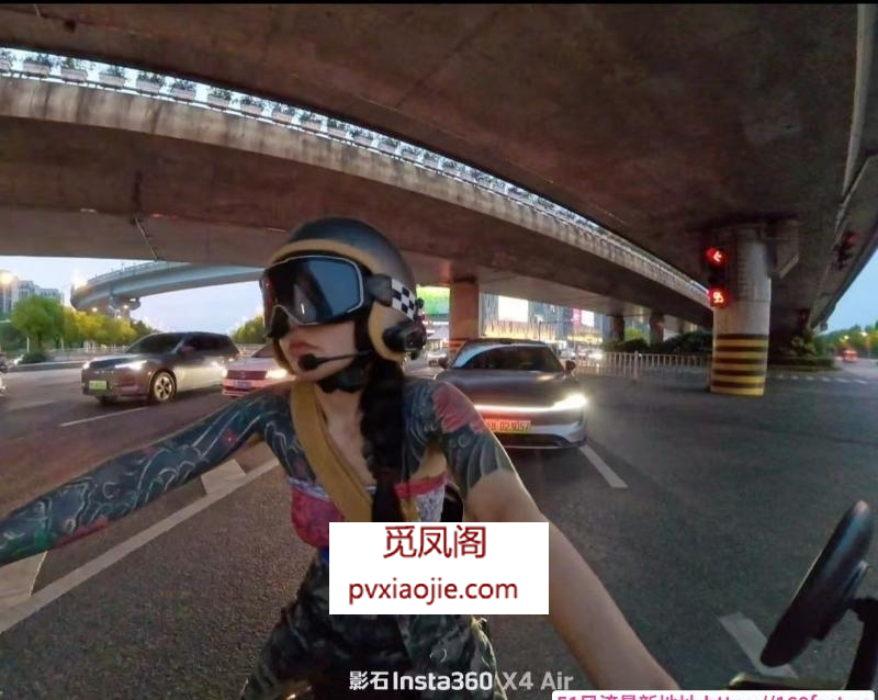 机车健身小妹妹
