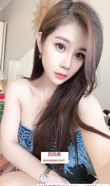 大奶风骚小姐姐