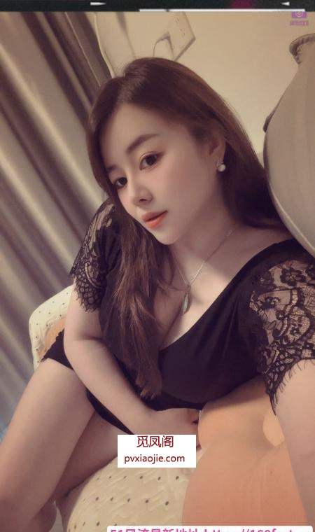 风情D奶美妇